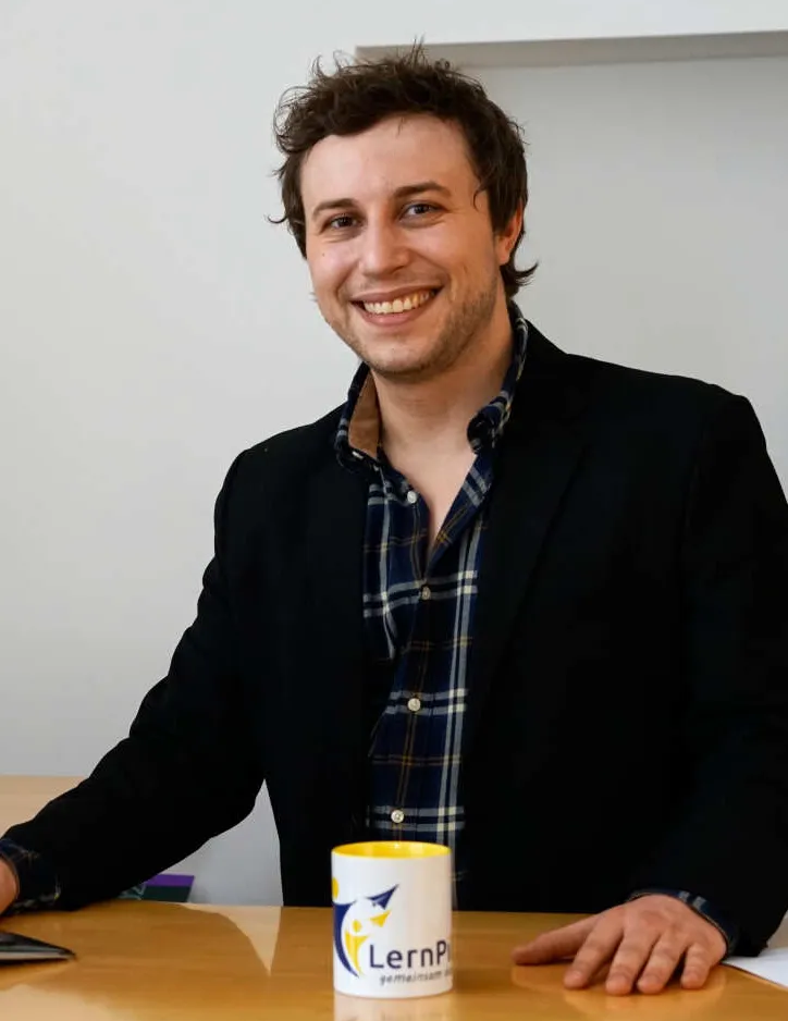 Lion Sokar, Geschäftsführer der LernPiloten Lion Sokar, Geschäftsführer der LernPiloten