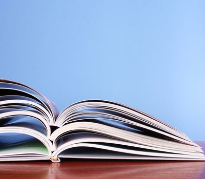 Bildungseinrichtungen Ein direkter Kommunikationskanal zu Ärzten im Falle eines medizinischen Notfalls um eine präzise Unterstützung zu erhalten. Bildungseinrichtungen Ein direkter Kommunikationskanal zu Ärzten im Falle eines medizinischen Notfalls um eine präzise Unterstützung zu erhalten.