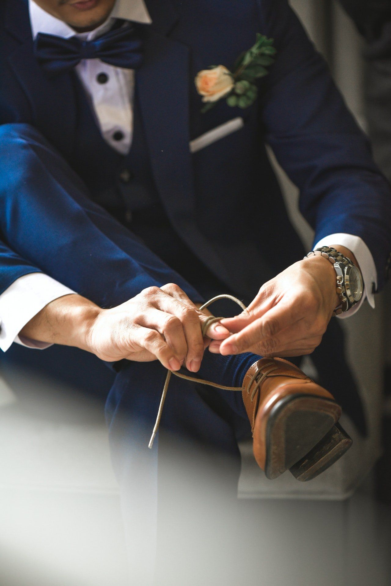 como debe ir un hombre vestido a una boda