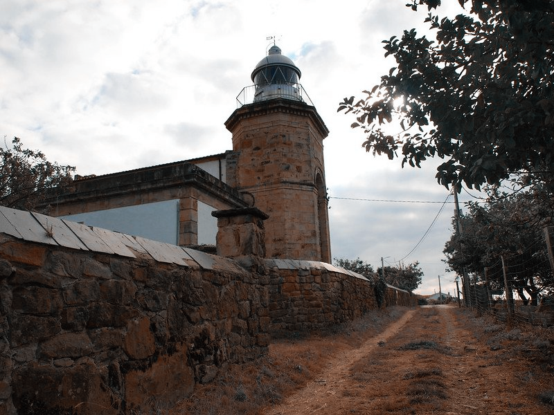 Puerto de Tazones y Faro de Tazones
