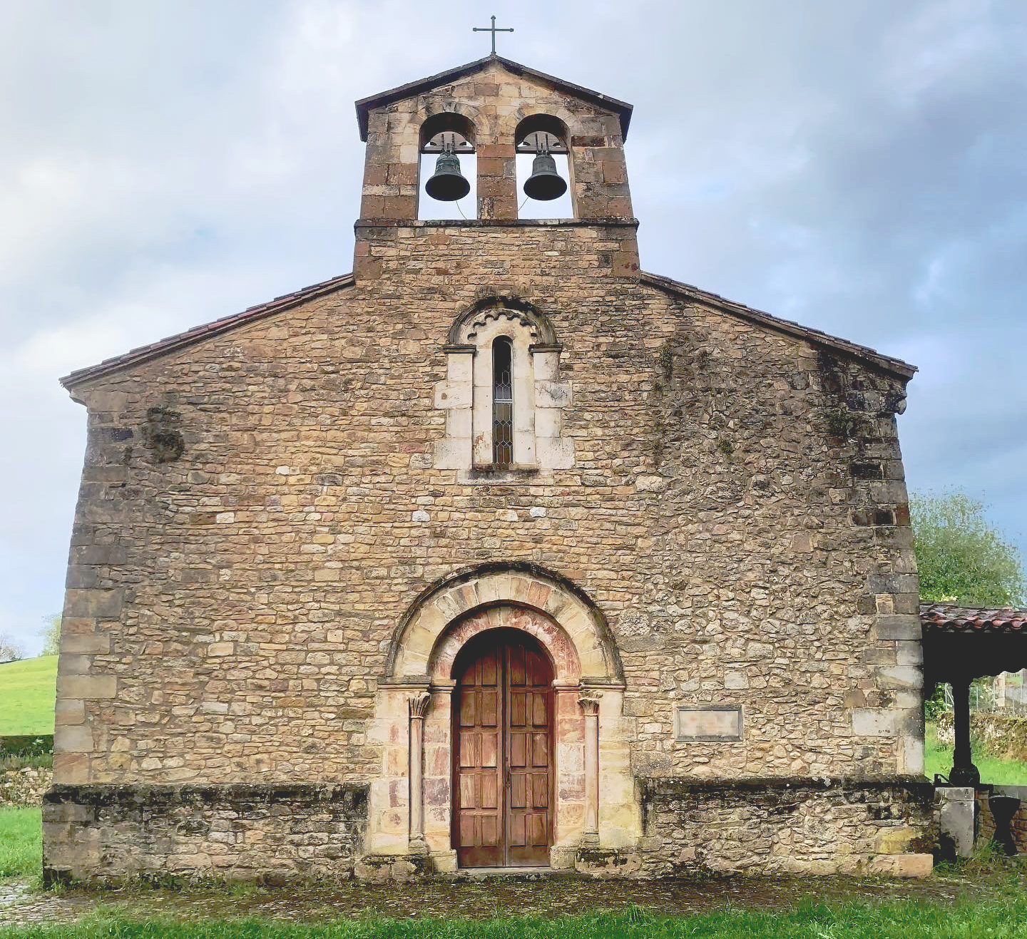 Parroquía de San Juan de Berbío en asturias infiesto