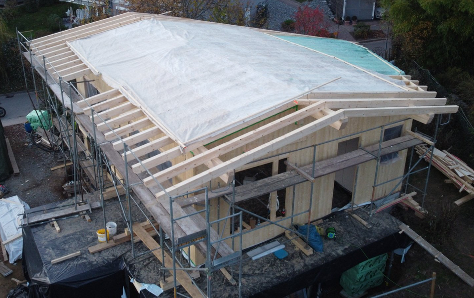 Ein Holzhaus entsteht - individuell, umweltfreundlich, schön Ein Holzhaus entsteht - Massivholz Architekt Jürgen Porsch