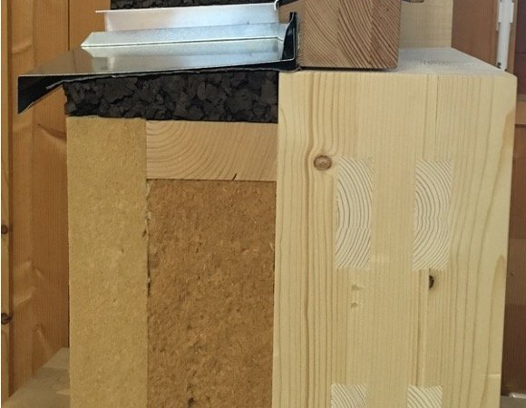 Aufbau einer Vollholzwand der Firma holzius Aufbau einer Vollholzwand von holzius - Architekt für Holzhäuser in Österreich