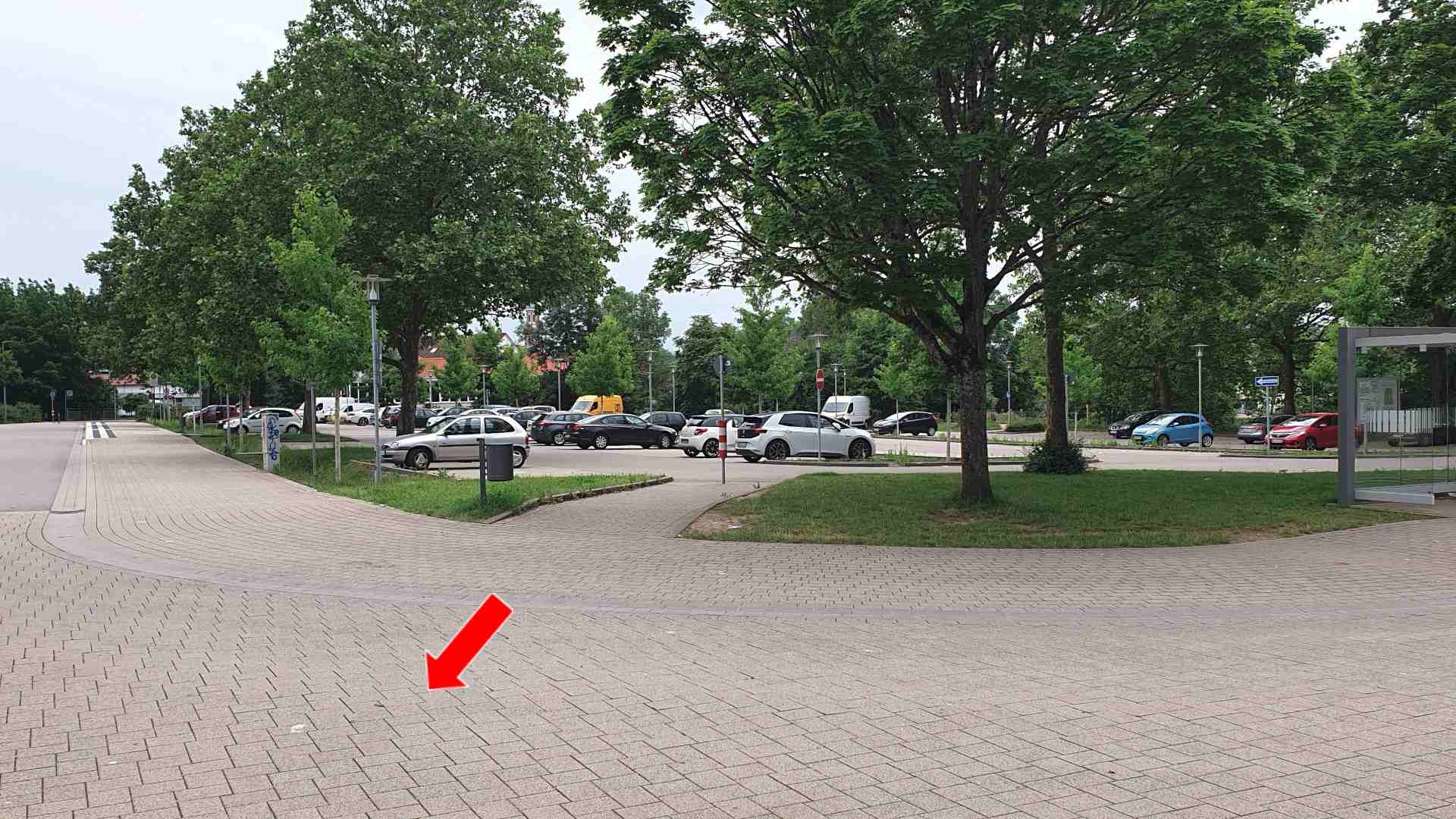 Verlassen des Parkplatzes.