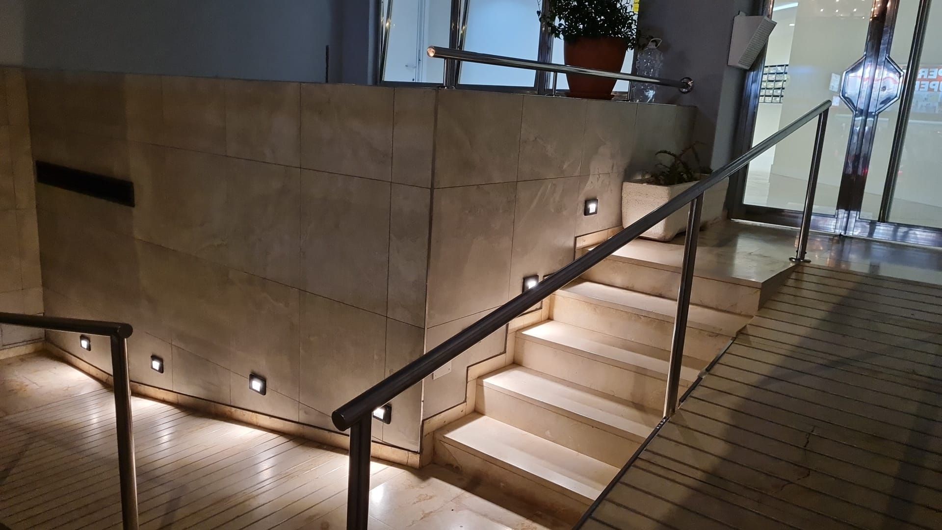 Reforma de acceso a comunitarios y redistribución de los espacios