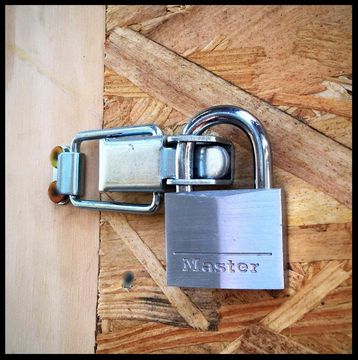 fermeture a cadenas ou scellé douane sécurité fermetures a leviers porte cadenas