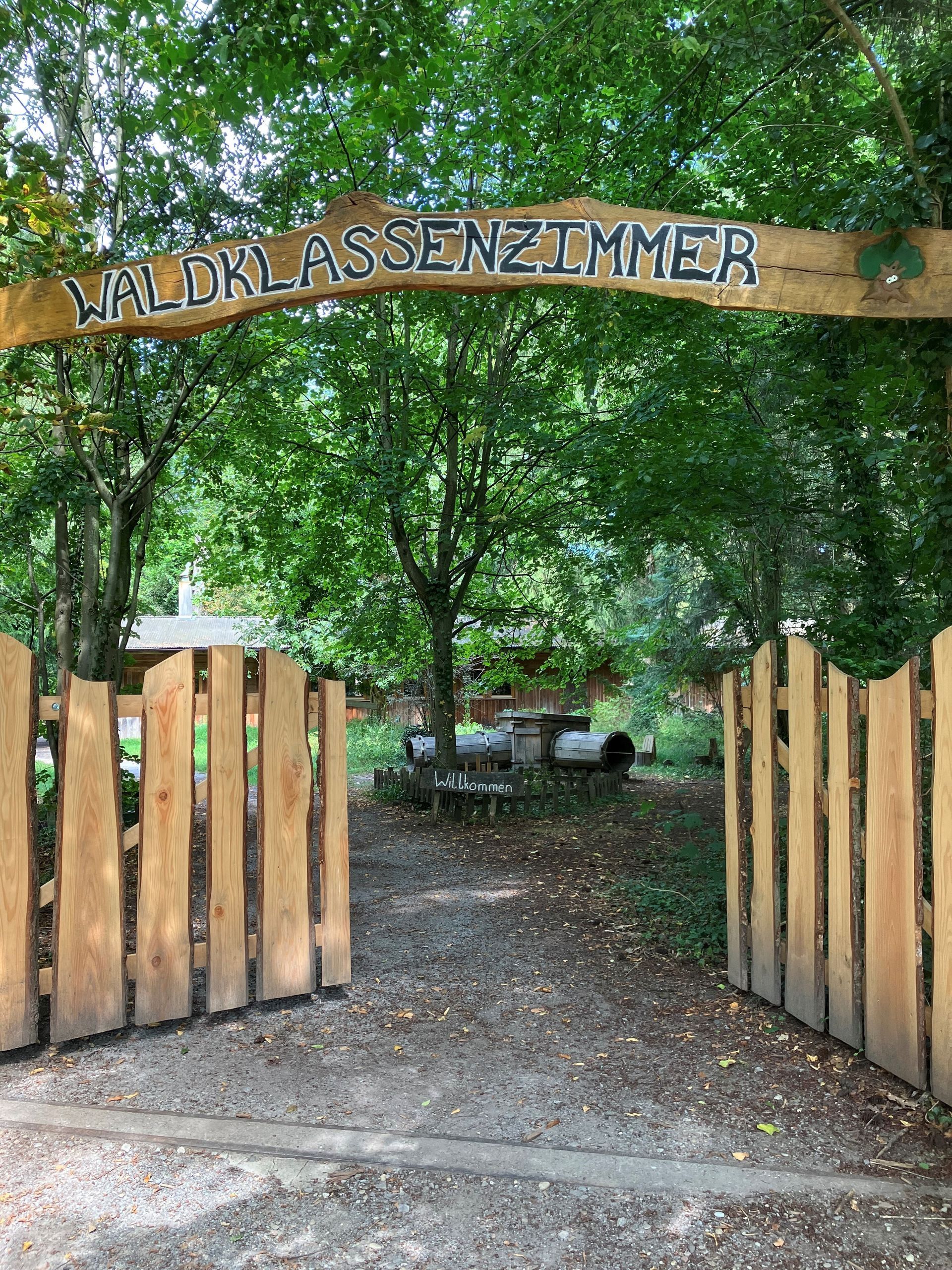 Waldpaedaogik Karlsruhe: Eingang zum Waldklassenzimmer