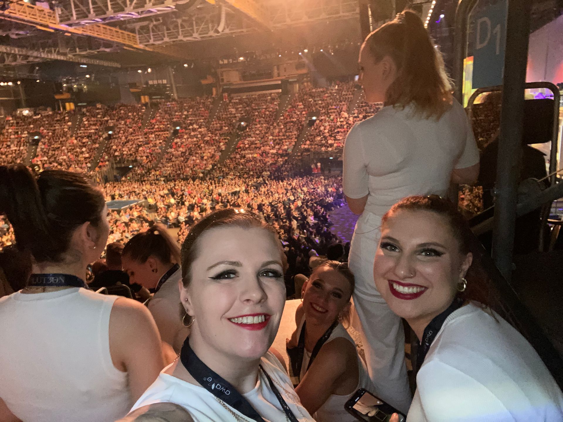 Tänzerinnen aus München für Bühnenshow