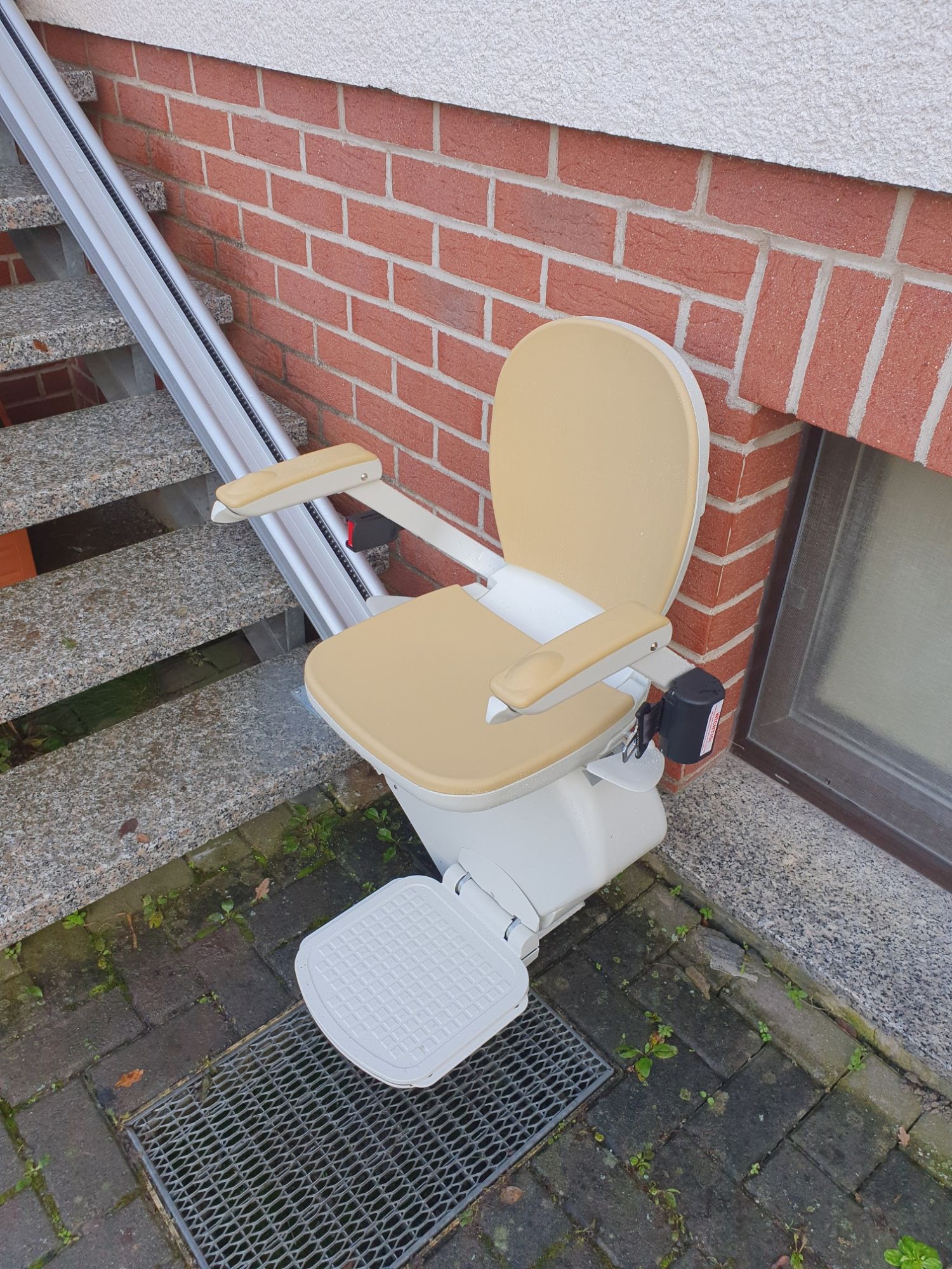 Innolift Treppenlift Acorn 130 Outdoor