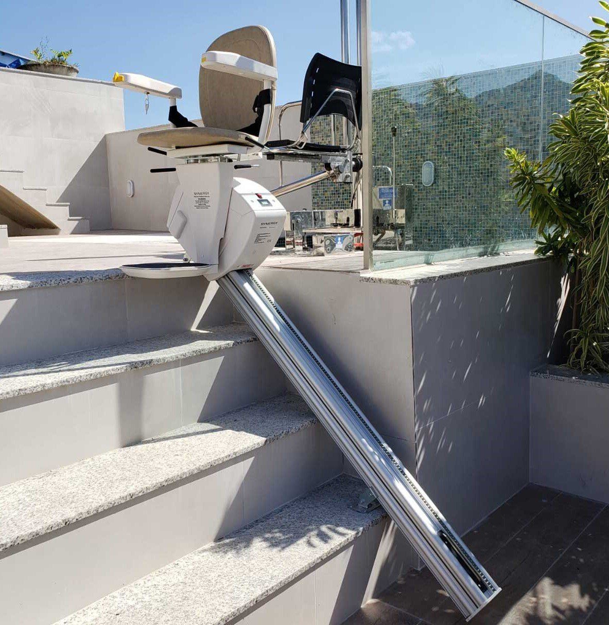 Innolift Treppenlift Bespoke Synergy Outdoor