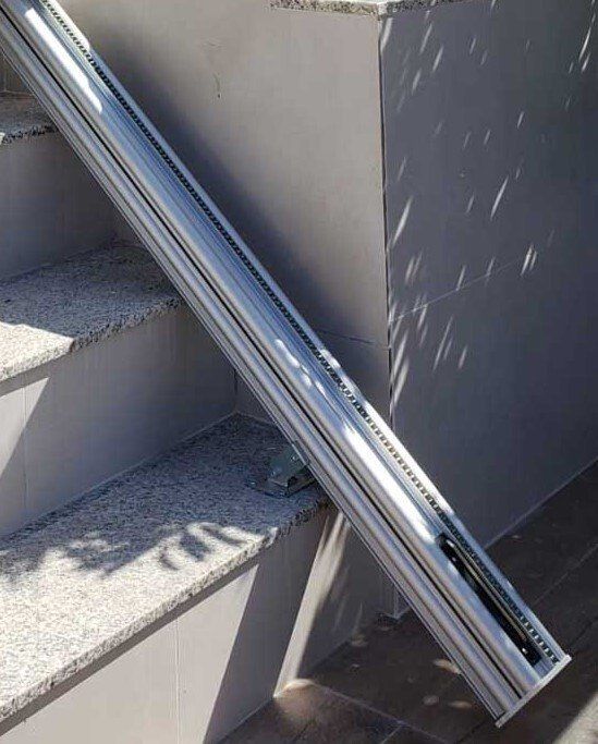 Innolift Treppenlift Bespoke Synergy Outdoor Innolift Treppenlift Bespoke Synergy Outdoor