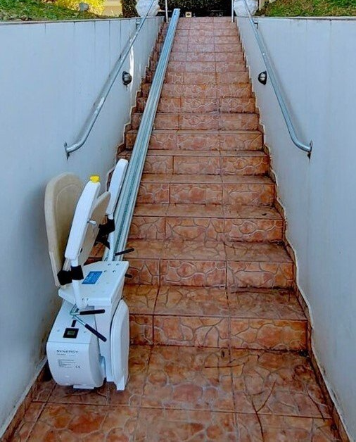 Innolift Treppenlift Bespoke Synergy Outdoor