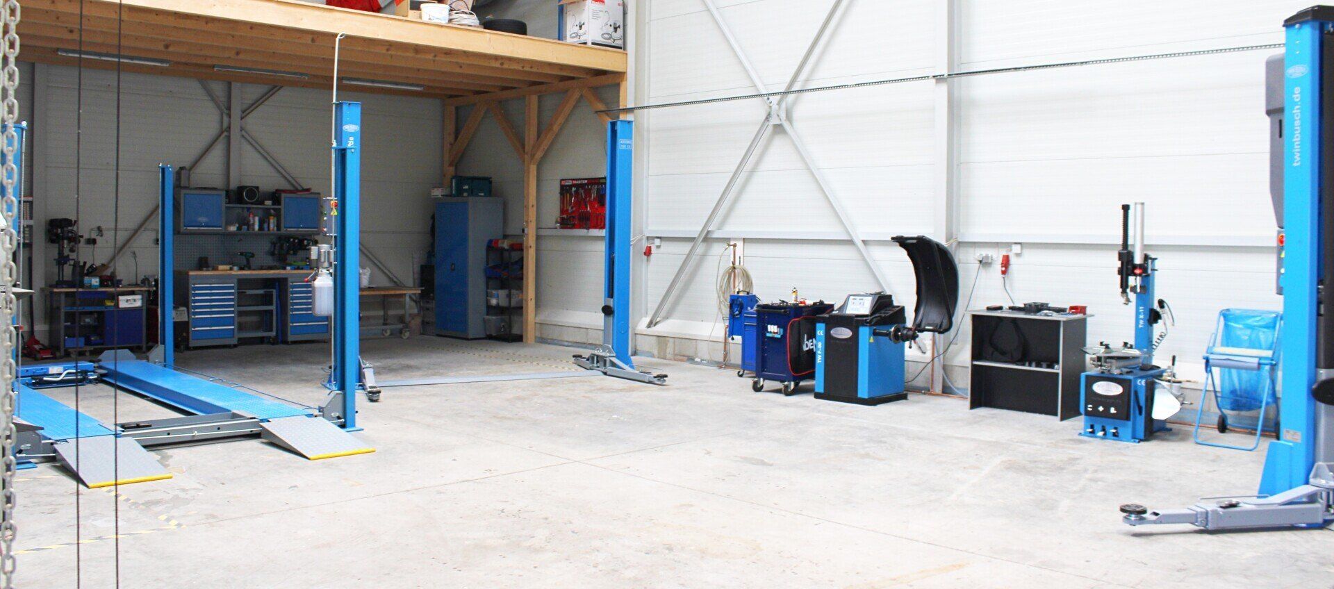 Wäller Car Service in Dreikirchen im Westerwald Werkstattansicht