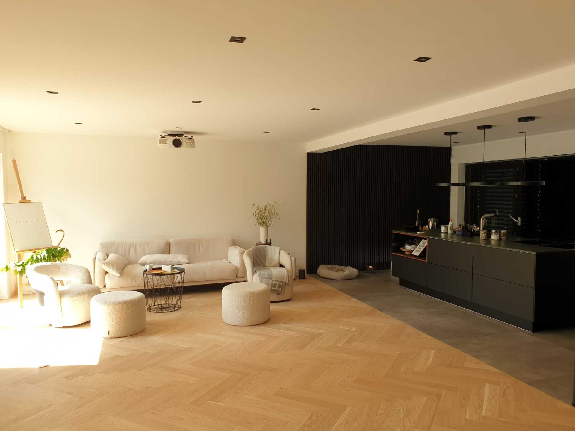 Offene minimalistische Küche Schwarz Insel modern details luxury Kitchen Küchenstudio Eppertshausen Heusenstamm Rödermark Rodgau Dietzenbach