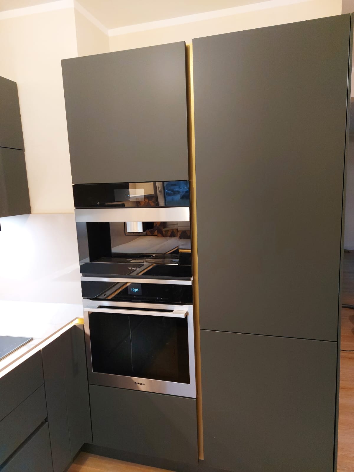 Grifflose Hochschränke Küche Backofen Mikrowelle Küchenplanung in Eppertshausen