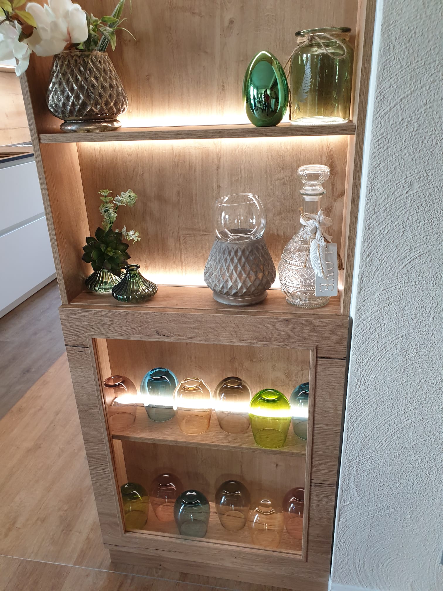 Küchenvitrine vitrine Regal Holz Küchenplaner Küchenstudio Küchenfachgeschäft Eppertshausen Rodgau Rödermark