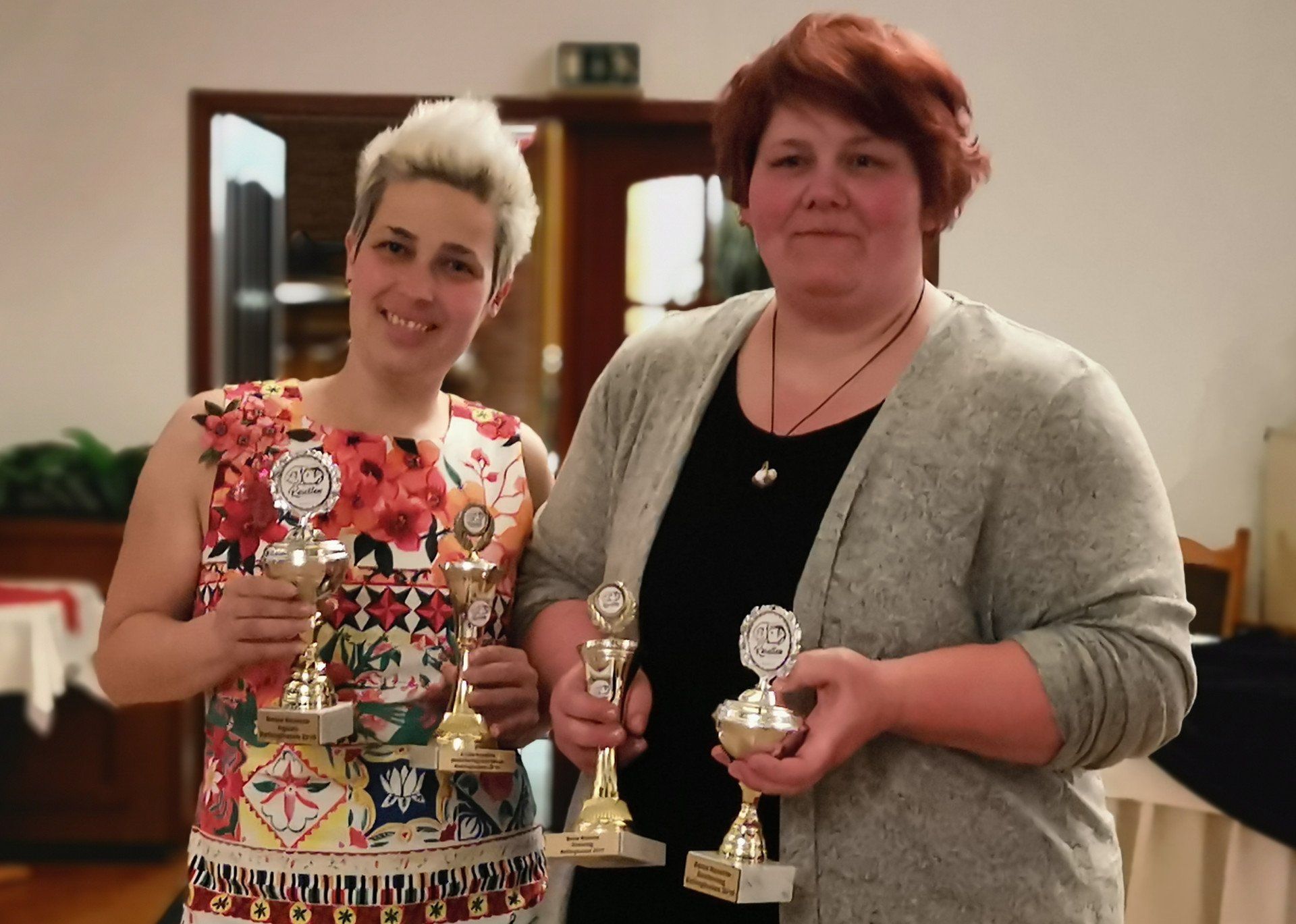 Die Aussteller der Gewinner der Sonderpreise des Rosettenmeerschweinchen e.V.