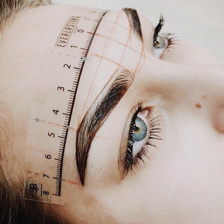 mesure restructuration des sourcils