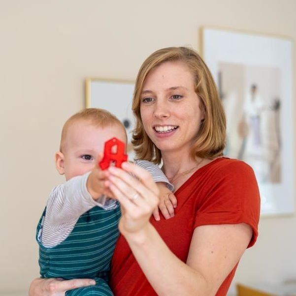 Hallo, ich bin Clara - Apothekerin, Stillberaterin und Mutter Clara Steinbrück von BeipackWissen