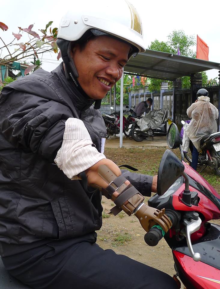 Mofafahrer mit Helping Hand