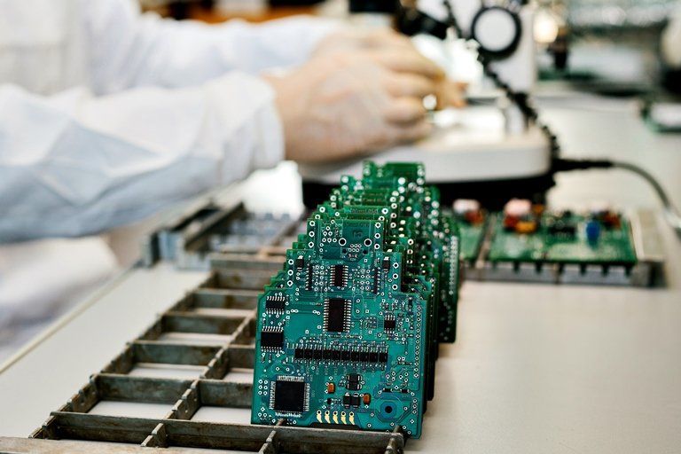 Elektronikfertigung, Industrieberatung_mittelstand_Investitionsgüter_Zuschüsse_Fördermittel_becker-4punkt0