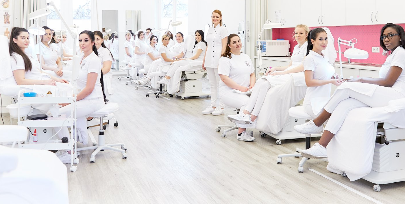 ausbildungen zur staatlich anerkannten kosmetikfachkraft