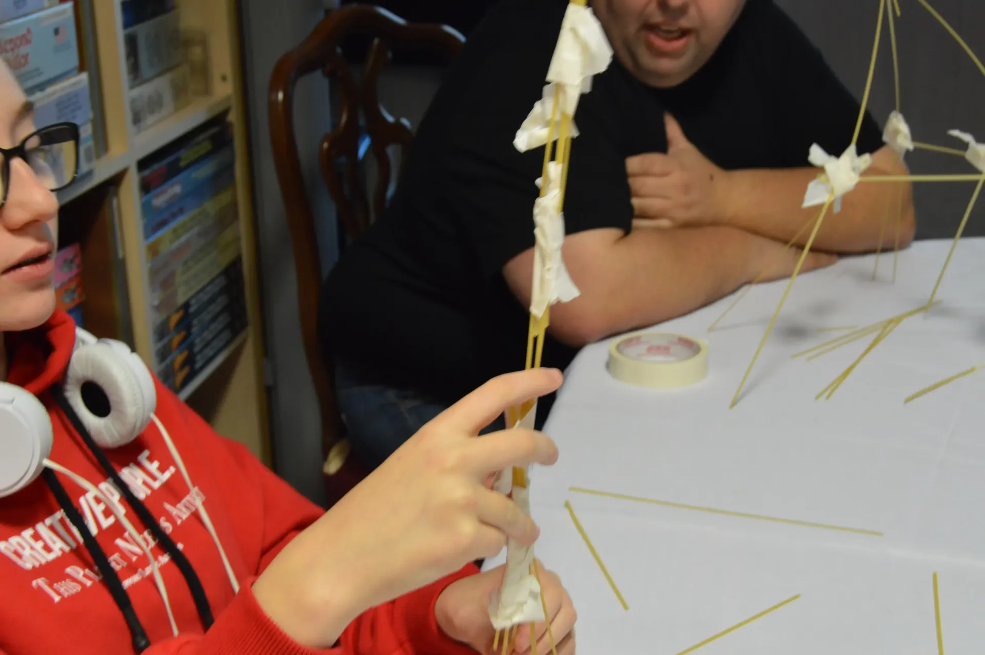 Construyendo una torre de espagueti