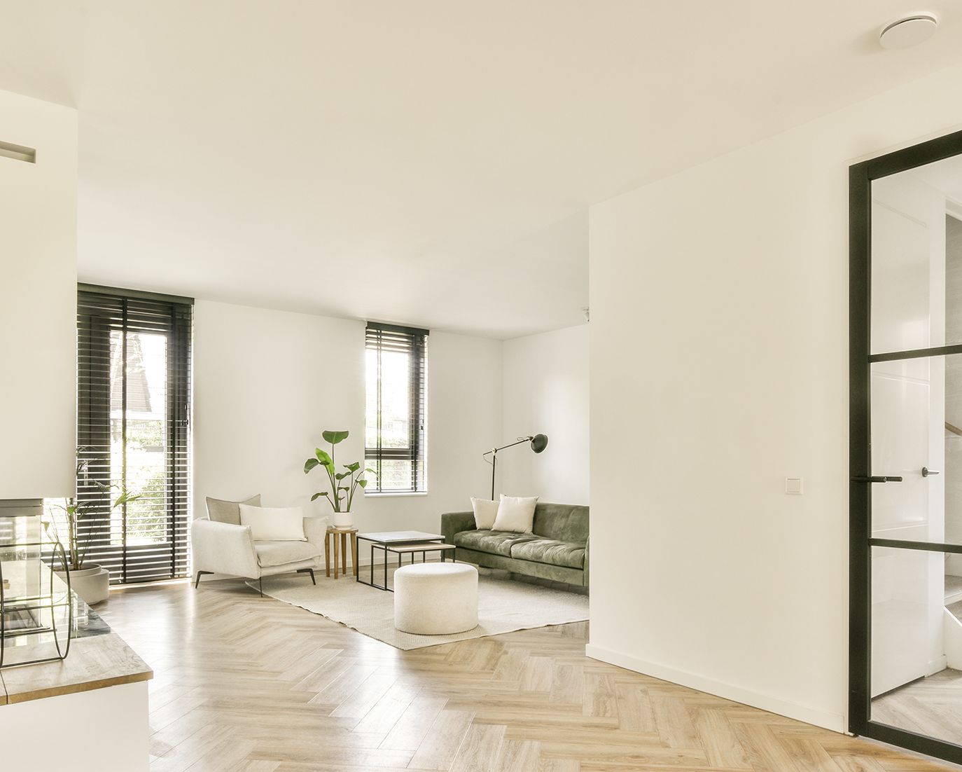 Die ESWA Deckenheizung sorgt für angenehme Strahlungswärme von oben – effizient, unsichtbar und komfortabel. Ideal für Neubau und Sanierung.