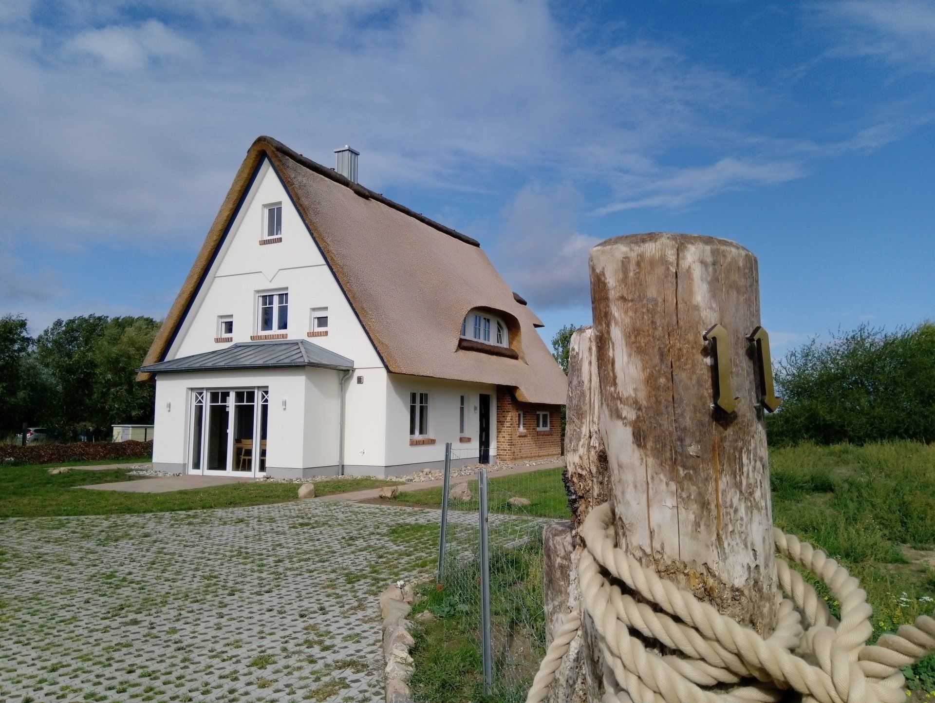 168 qm Reetdach Ferienhaus Ostsee, Urlaub, Kinder,Meer, 8 Personen, Babybett, Reethaus Strandgut Ostseebad Rerik Ostsee Familie Freizeit Fahrräder Strand Urlaub, Ostseebad, Mecklenburg Bucht, Wismar Liebe Kinder Familie Spaß Reethaus Strandgut Terassen Sauna 5 Schlafzimmer 3 Bäder Ostseebad Rerik große Küche, Reethaus Strandgut Ostseebad Rerik