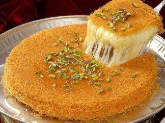 Arabisch essen Kunafa