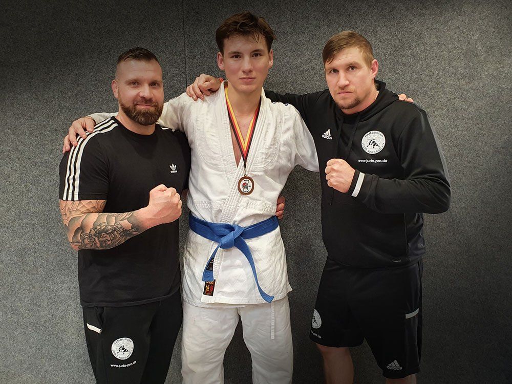 Maxim Derlein Maxim Derlein holt Bronze bis 90 kg!