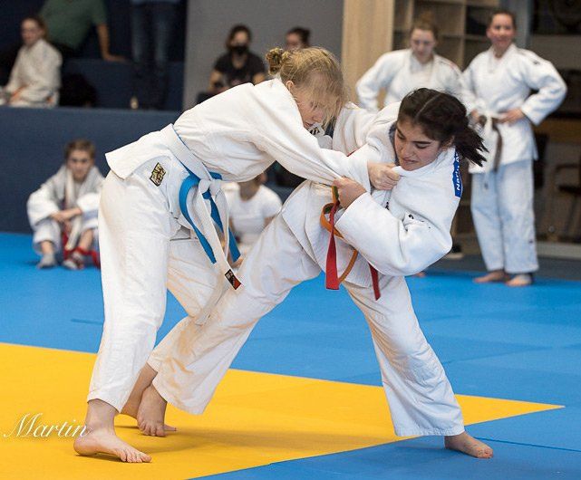 Narin Bozkurt mit offensiven Judo