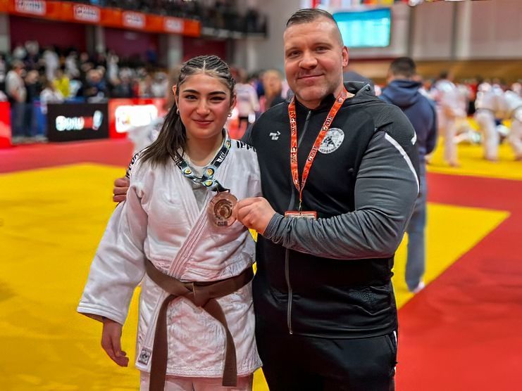 Narin Bozkurt erkämpft bis 63 kg ihre erste Bronzemedaille auf einer Deutschen U18 Meisterschaft!
