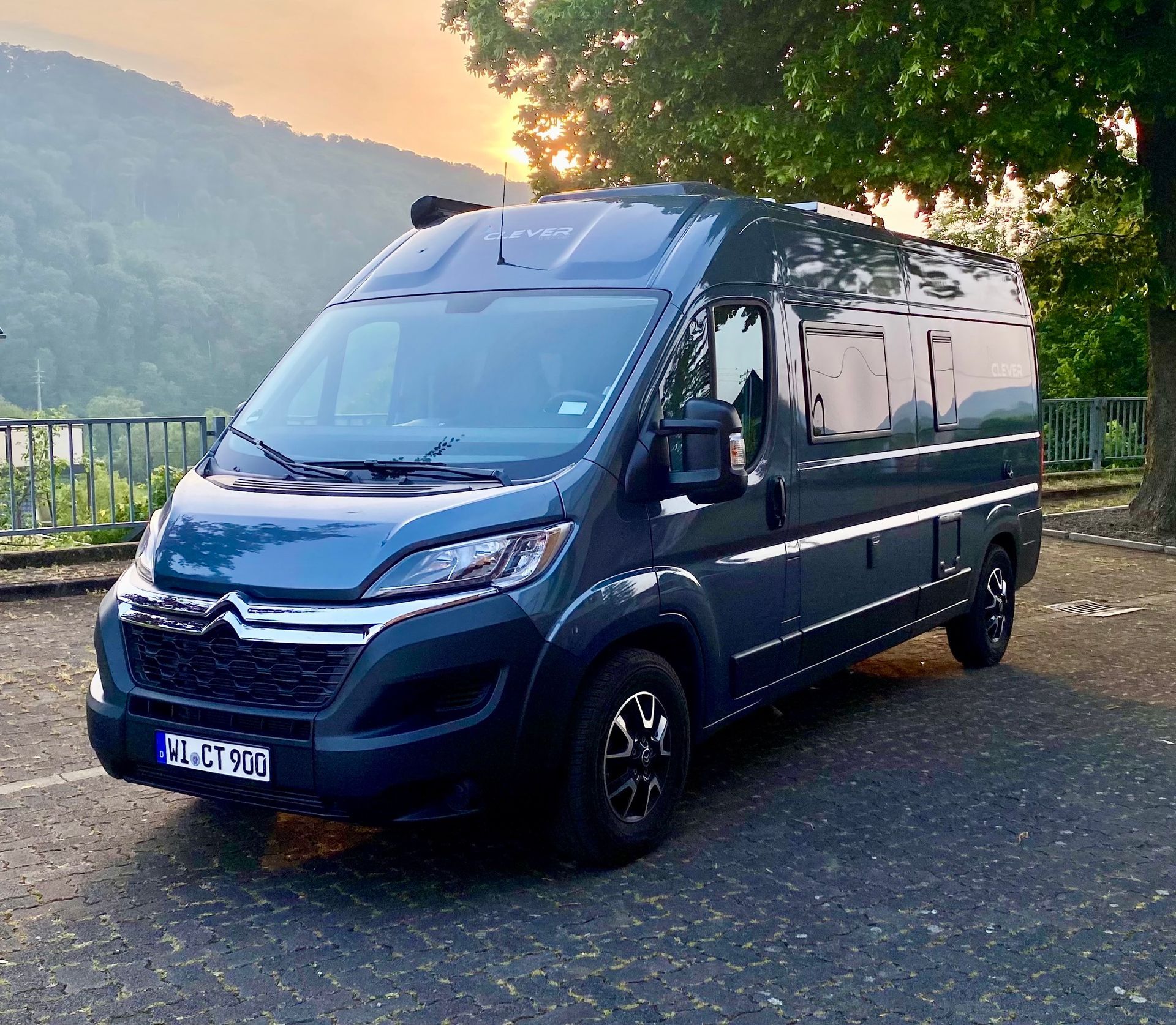 Adria Twin Supreme 640 Wohnmobil mieten Trier Campervan