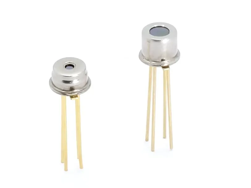 Infrared thermopile array sensors with 8x8 pixel elements and lens optics in tiny TO-46 housing
