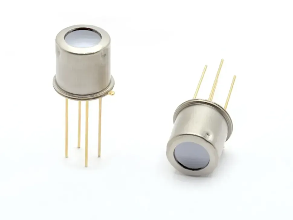 infrared thermopile sensor with lens optics in TO-39