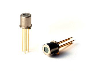 Infrared thermopile sensor with lens optics in TO-46 housing