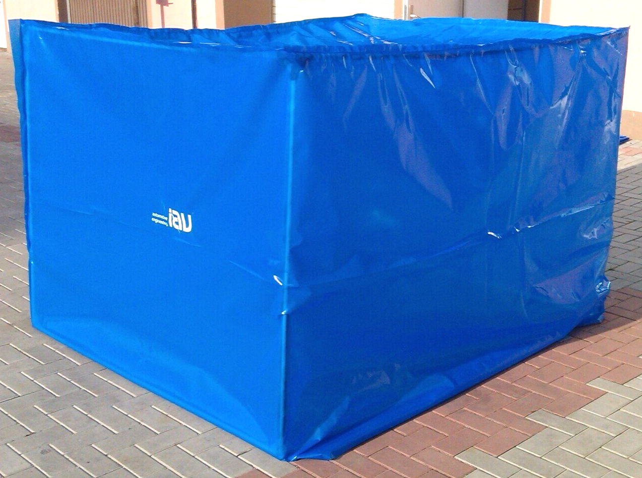 Kastenhauben mit Logo