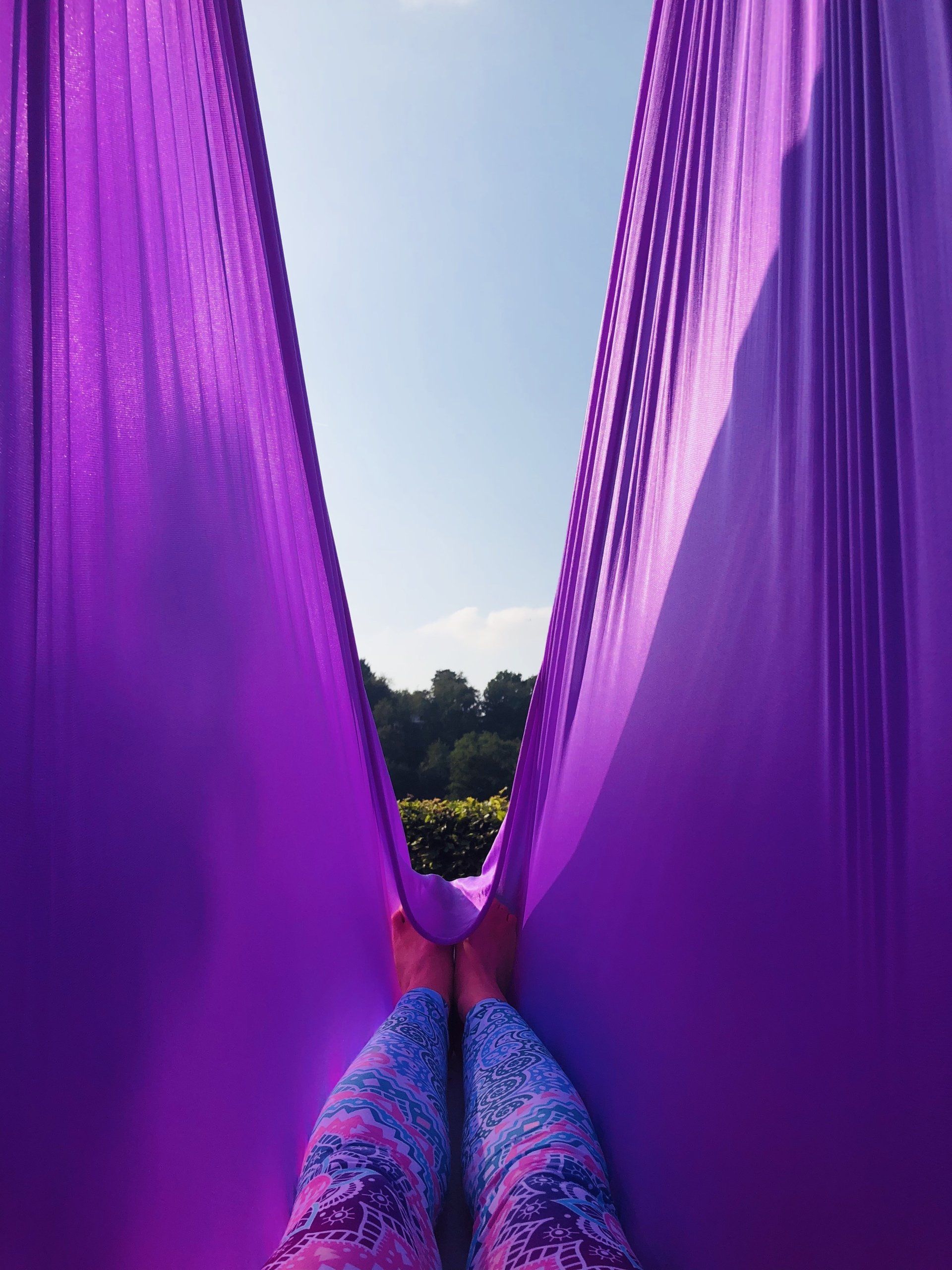 Aerial Yoga bei betteryoga: Yoga im Tuch