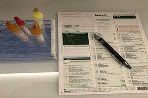 Laboruntersuchungen und Blutdiagnostik Blutdiagnostik und Laboruntersuchungen biete ich in der Naturheilpraxis in Winnenden als Heilpraktikerin an.