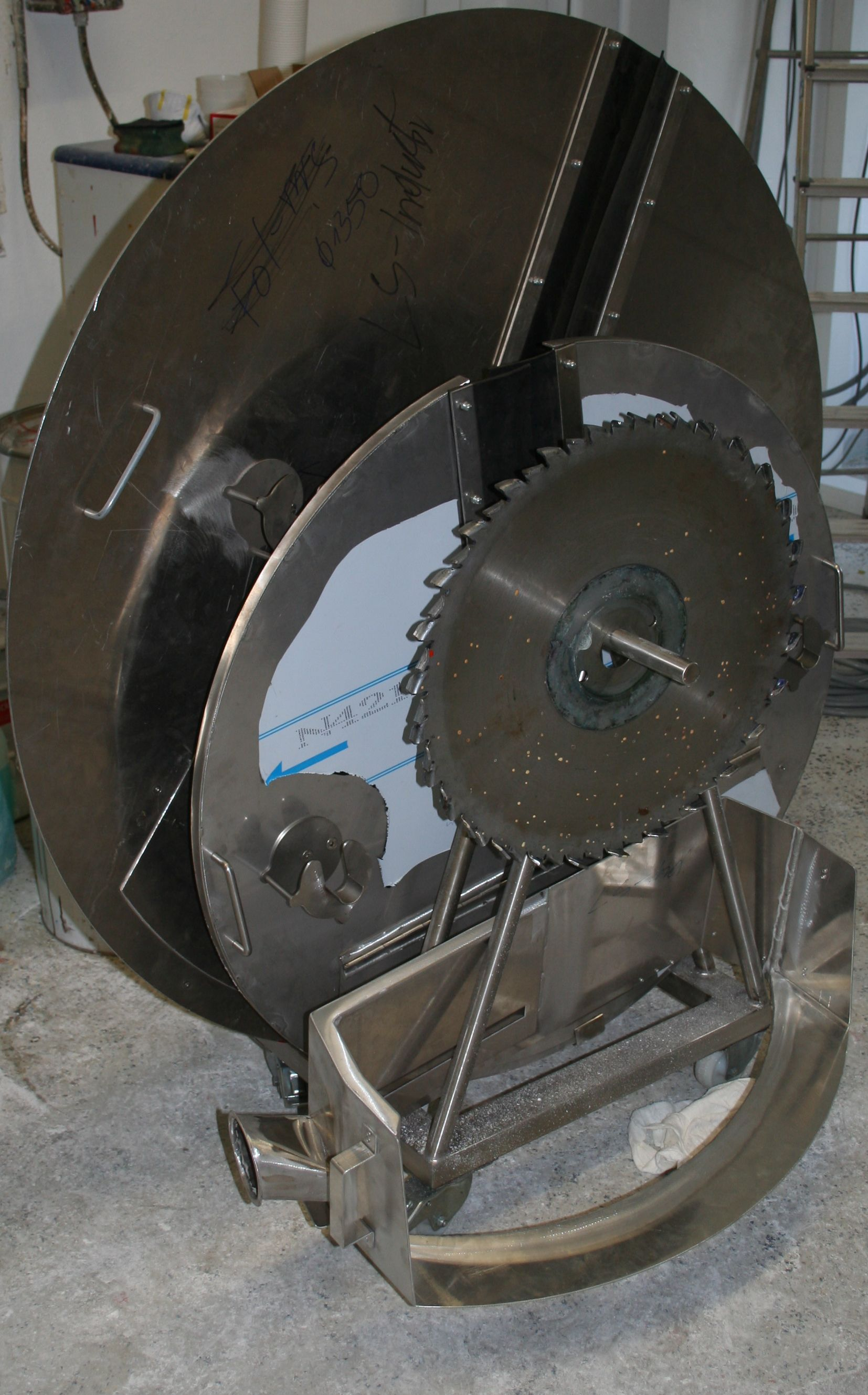 Fahrbahres Deckelmagazin