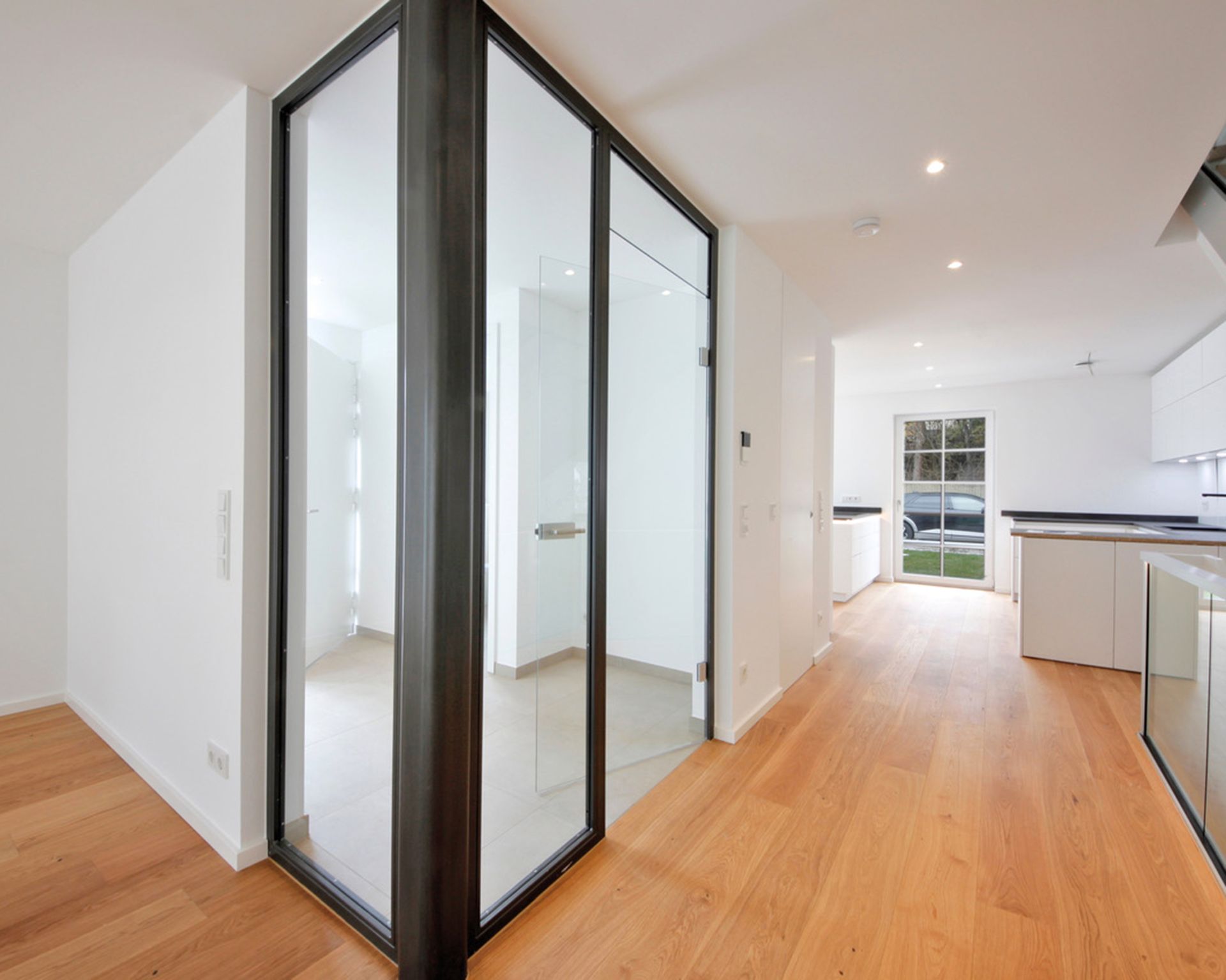 Eingangsbereich mit Glaselement