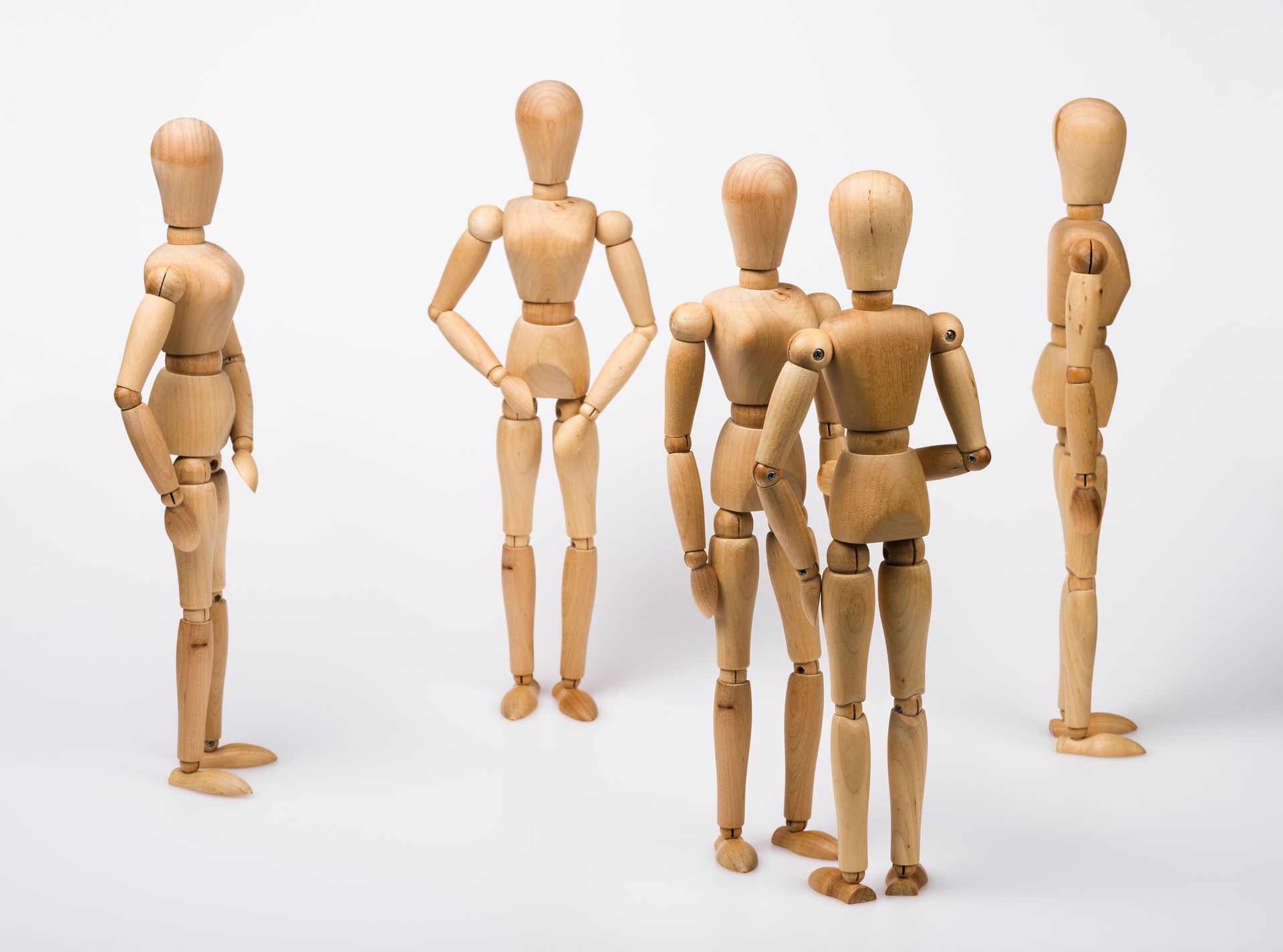 gegenseitige Unterstützung im Gruppentherapie-Gespräch Hier tippen, um direkt zur Terminbuchung zu gelangen