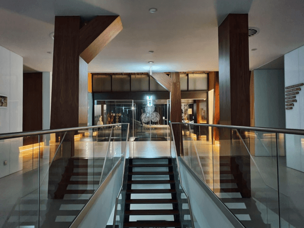 Entrada Hotel 4* junto a Pena Aventura