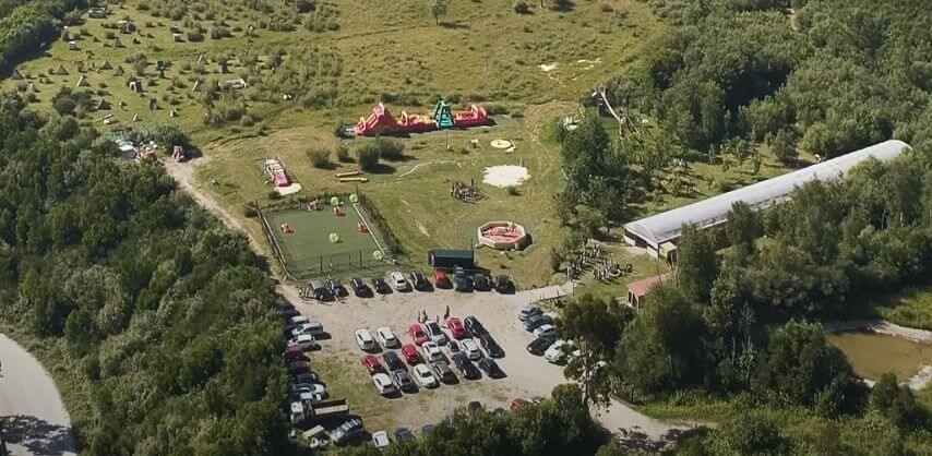 Vista aérea del recinto de fútbol burbuja en Vigo