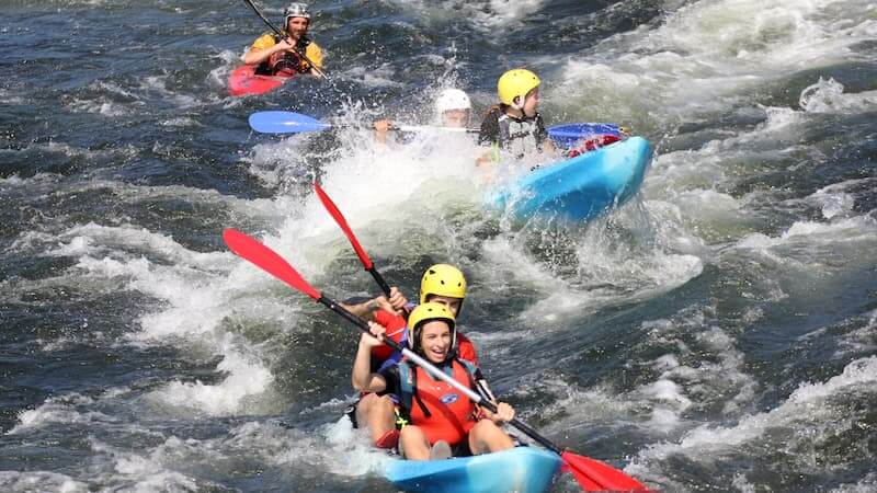 Aguas bravas en Kayak autovaciable Vigo