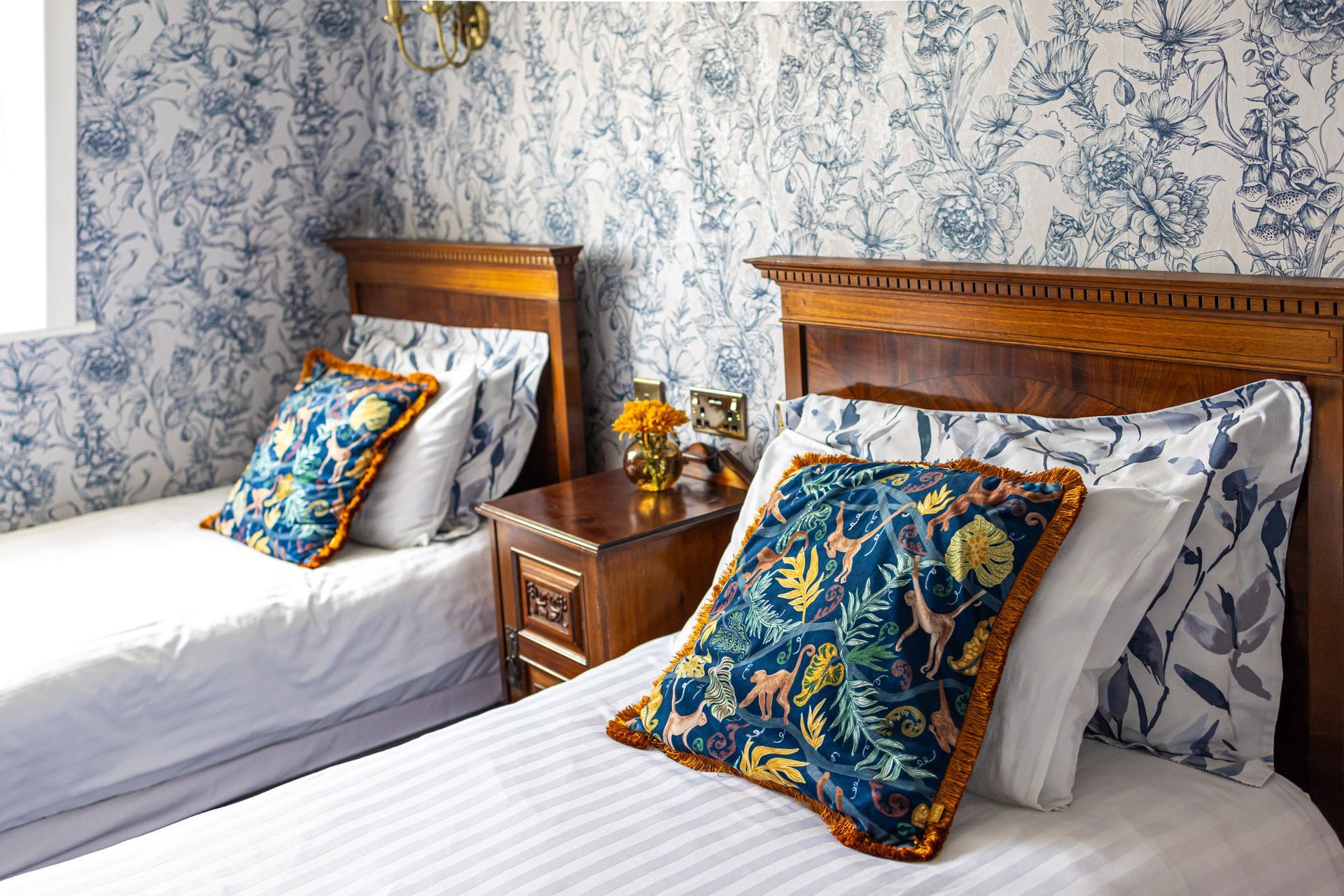 Twin Room with view of the beach