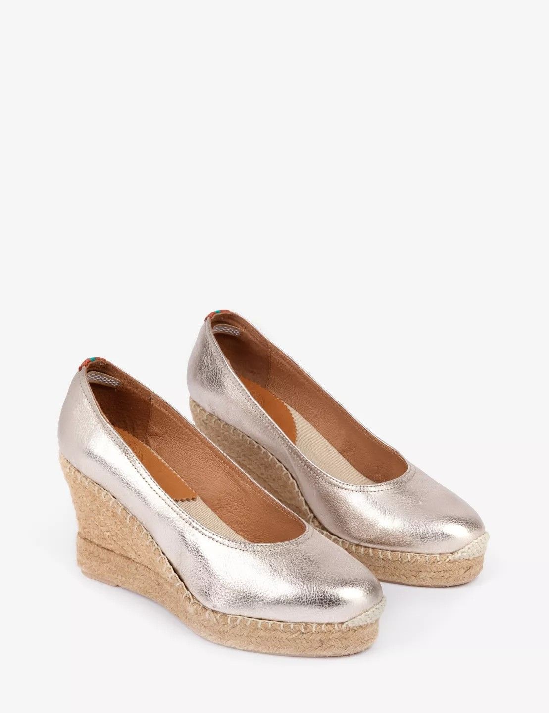 Women's classic wedge shoe