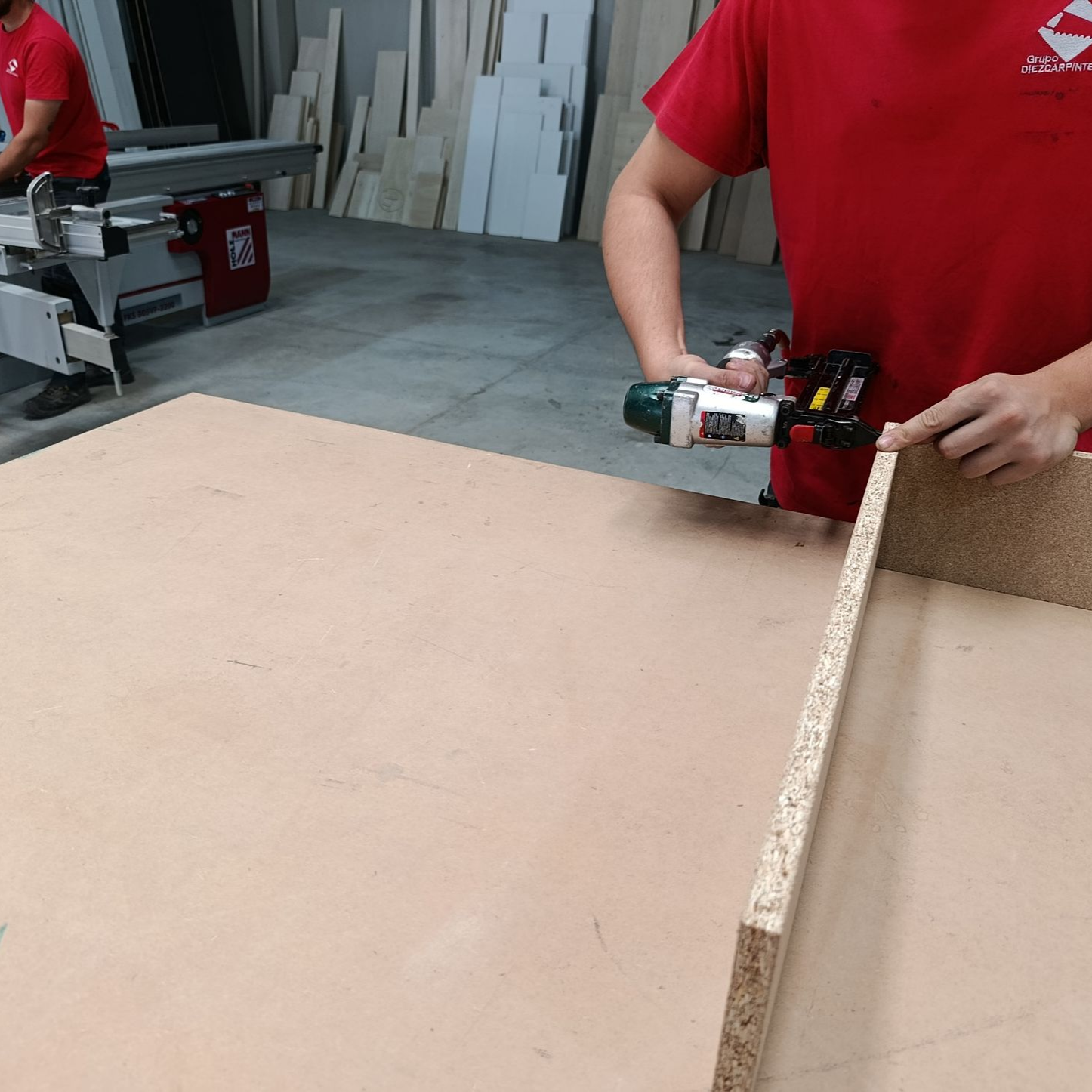 Fabricación de stands en el taller de Diezcarpintero