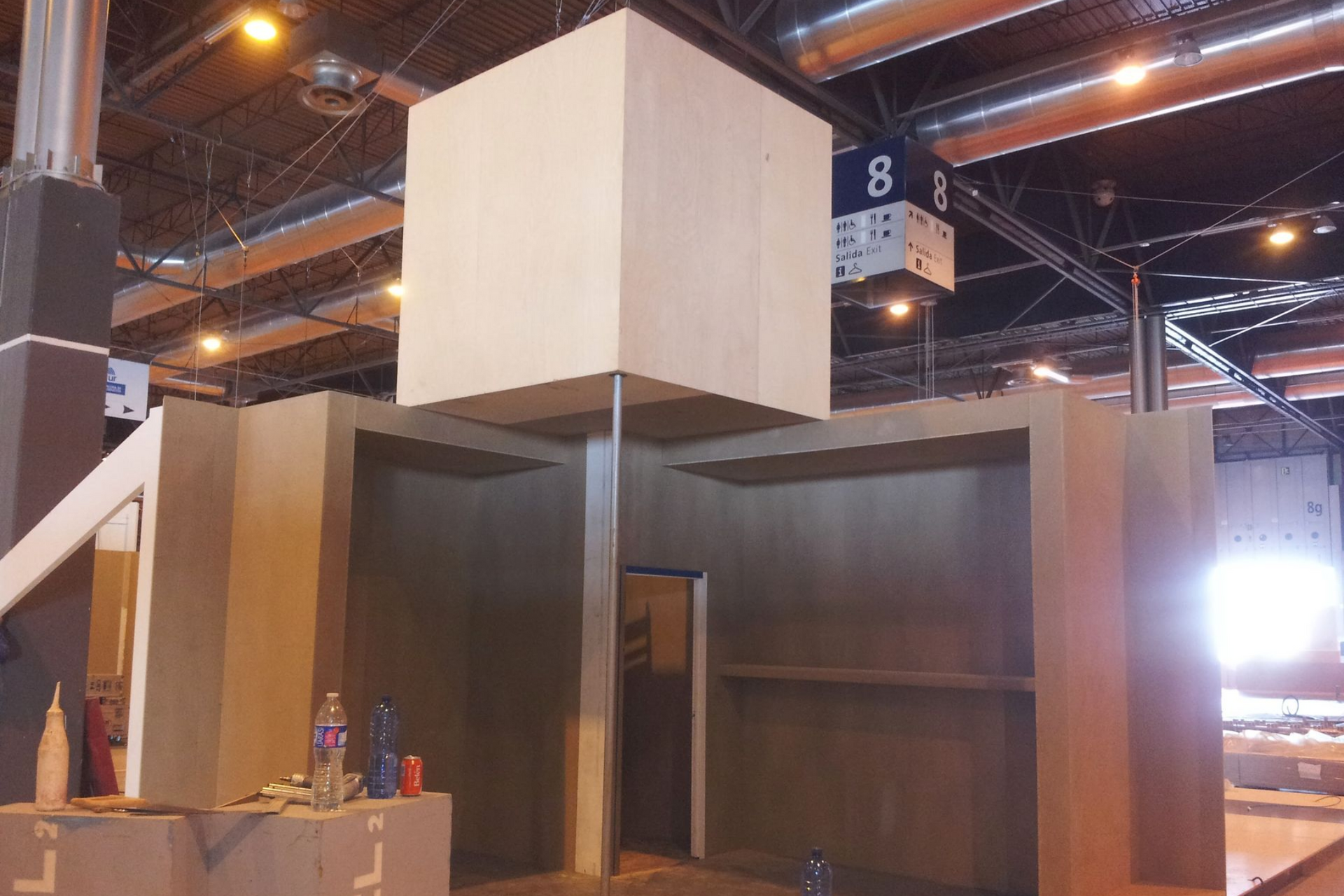 Montaje del stand de BLS para SICUR 2014 en IFEMA